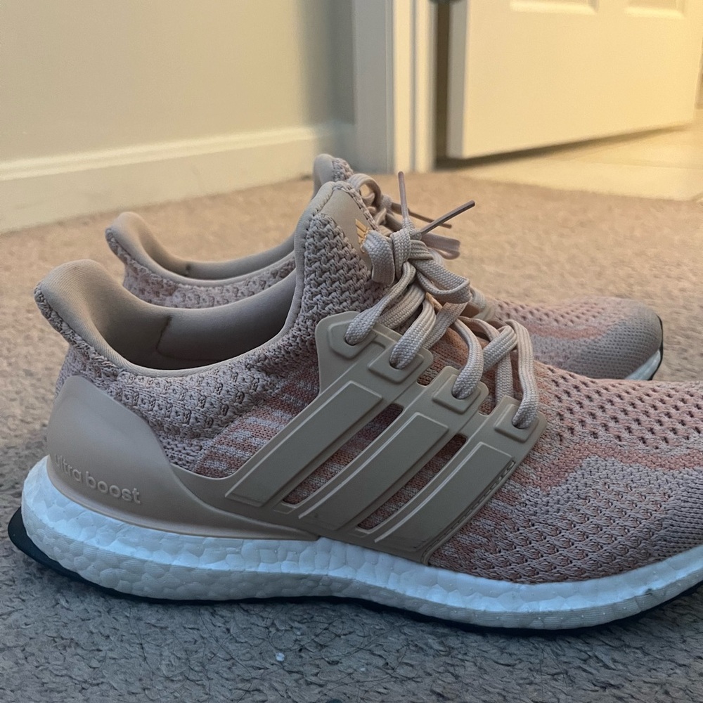 women’s ultraboost size 8 1/2